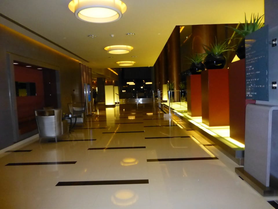 Eingangsbereich Park Rotana Abu Dhabi