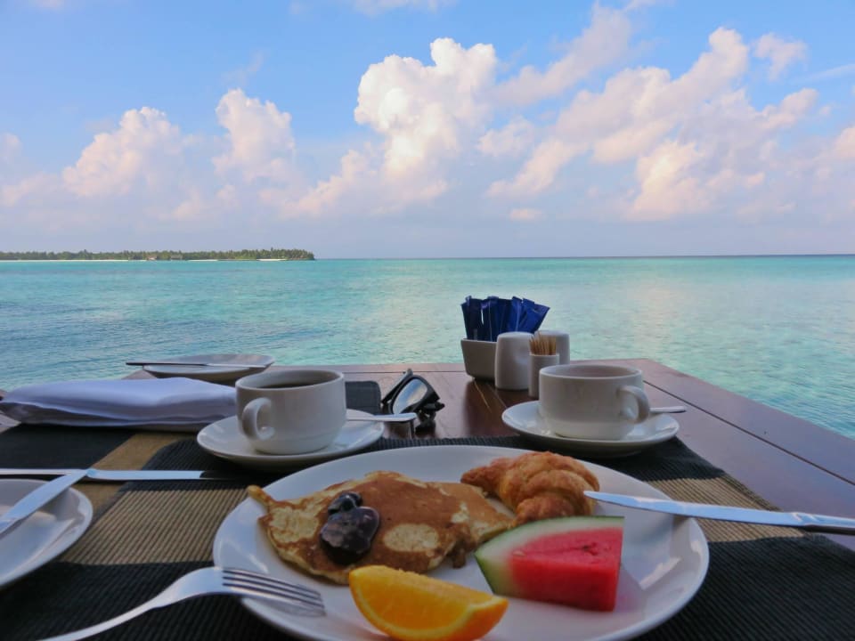 Frühstück mit Aussicht  Summer Island Maldives
