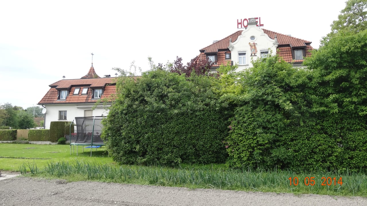Direkt vor dem Hotel Hotel Trompeterschlössle