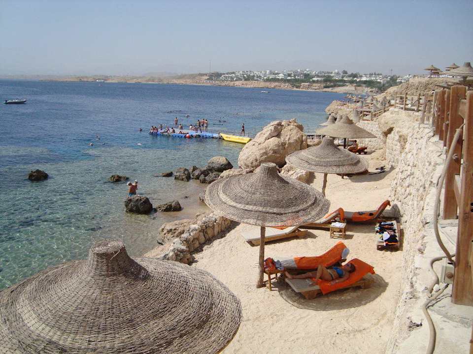 Badestrand terrassenartig angelegt Sharm Plaza
