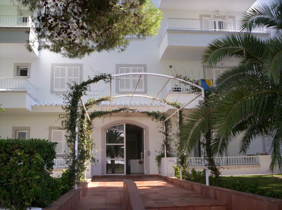 Apartment haus gegenüber vom hotel Hotel Exagon Park