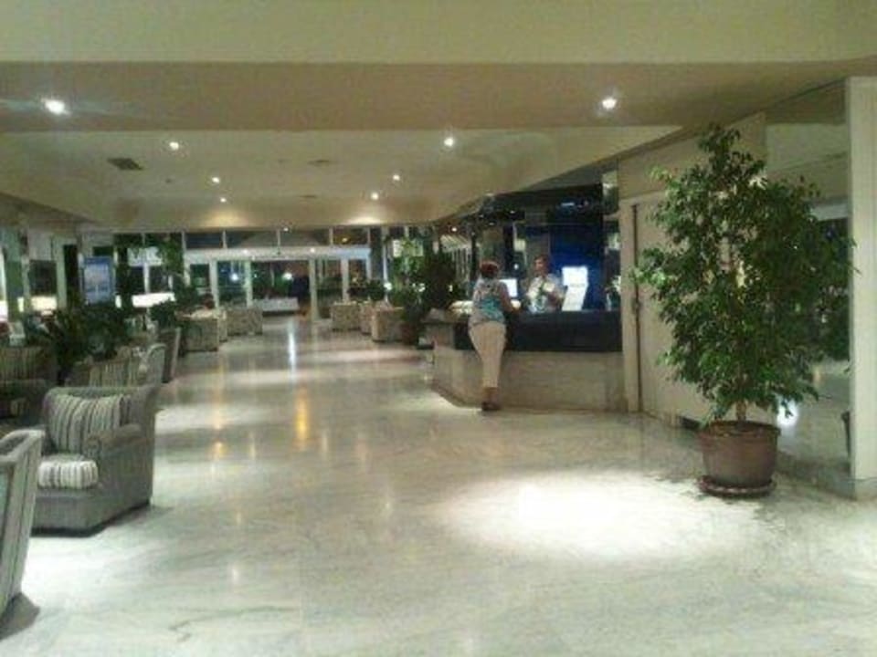 Freundliches Personal  allsun Hotel Lucana