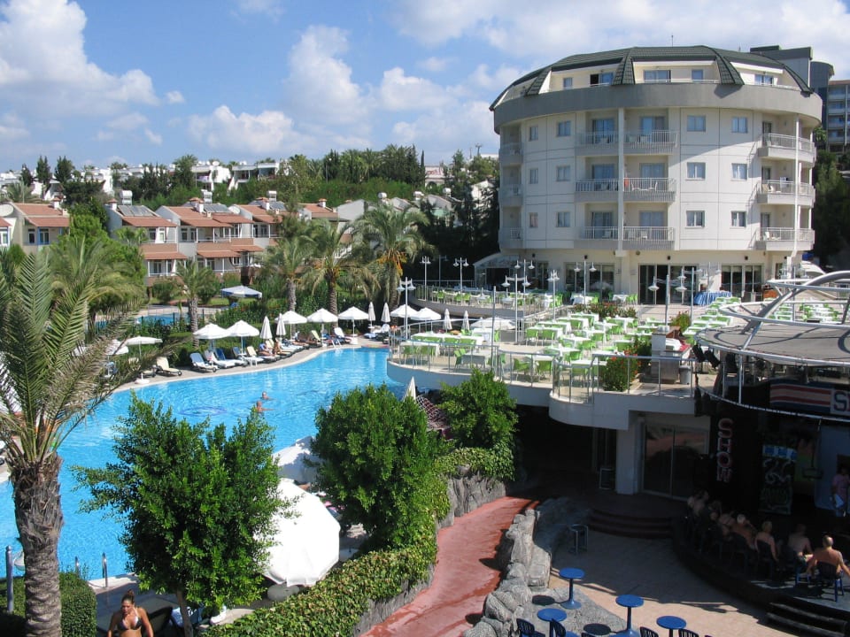 Pool und Terrasse Side Sun Hotel
