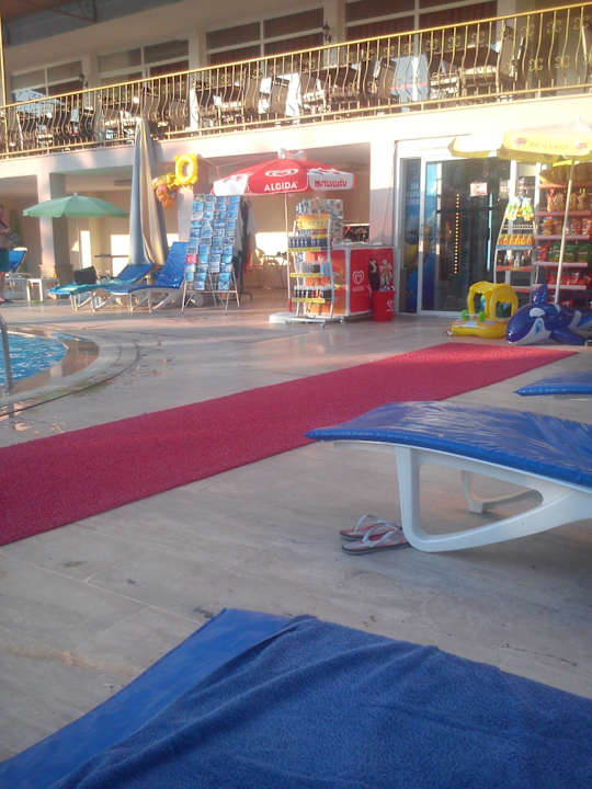 Laden am pool Hotel Ideal Beach