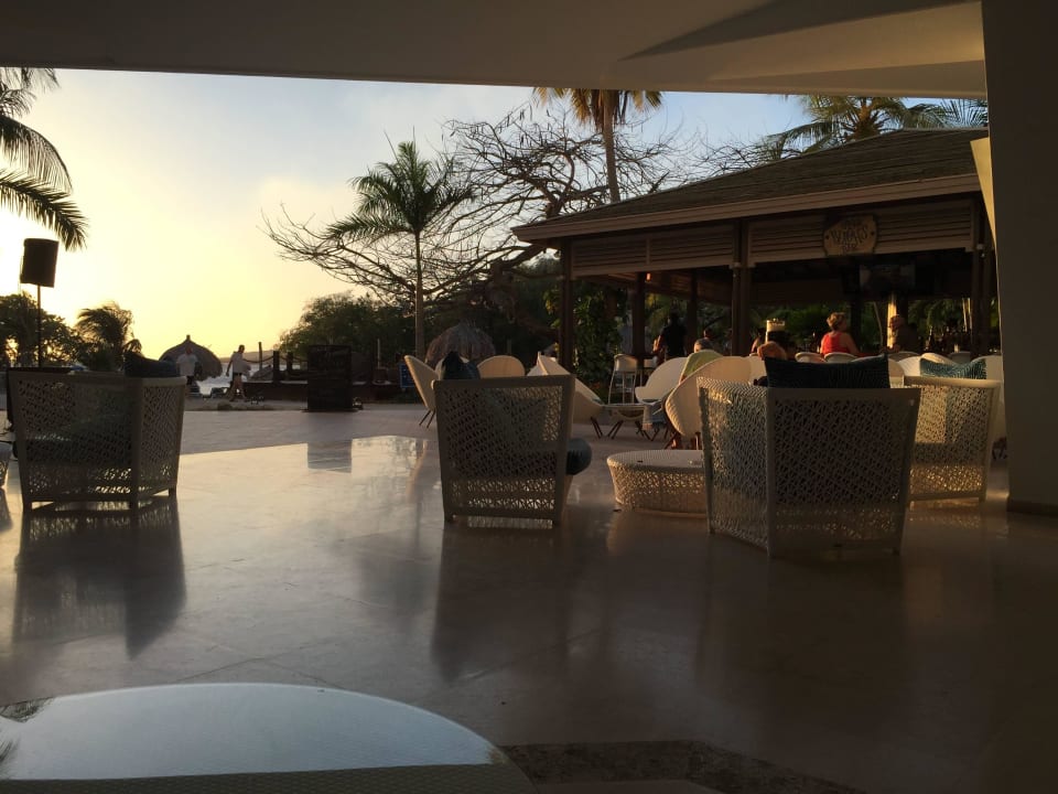 Oper Air Lobby Dreams Curacao Resort, Spa & Casino