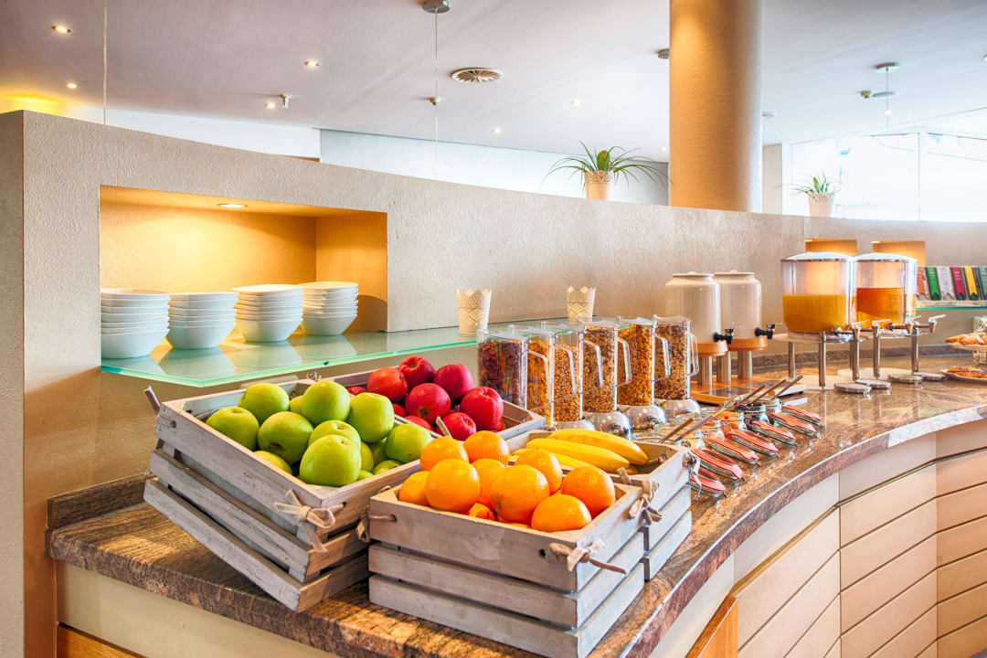 Breakfast Buffet Leonardo Hotel Hamburg Airport