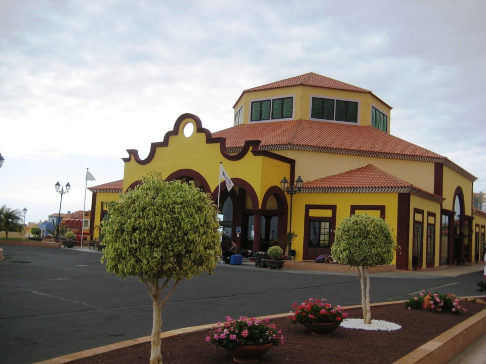 Hauptgebäude mit Rezeption und Lobby Bahia Principe Sunlight Costa Adeje