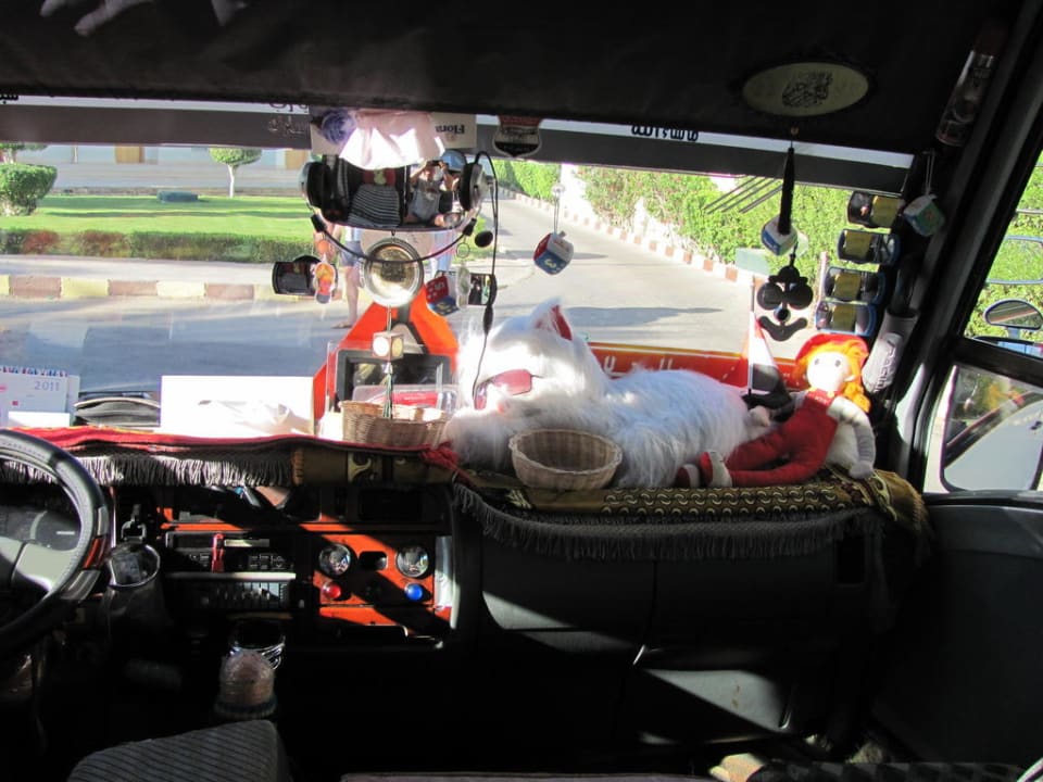 Unser Shuttlebus Pickalbatros Alf Leila Wa Leila Resort - Neverland Hurghada