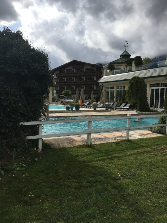 Pool Alpenresort Schwarz