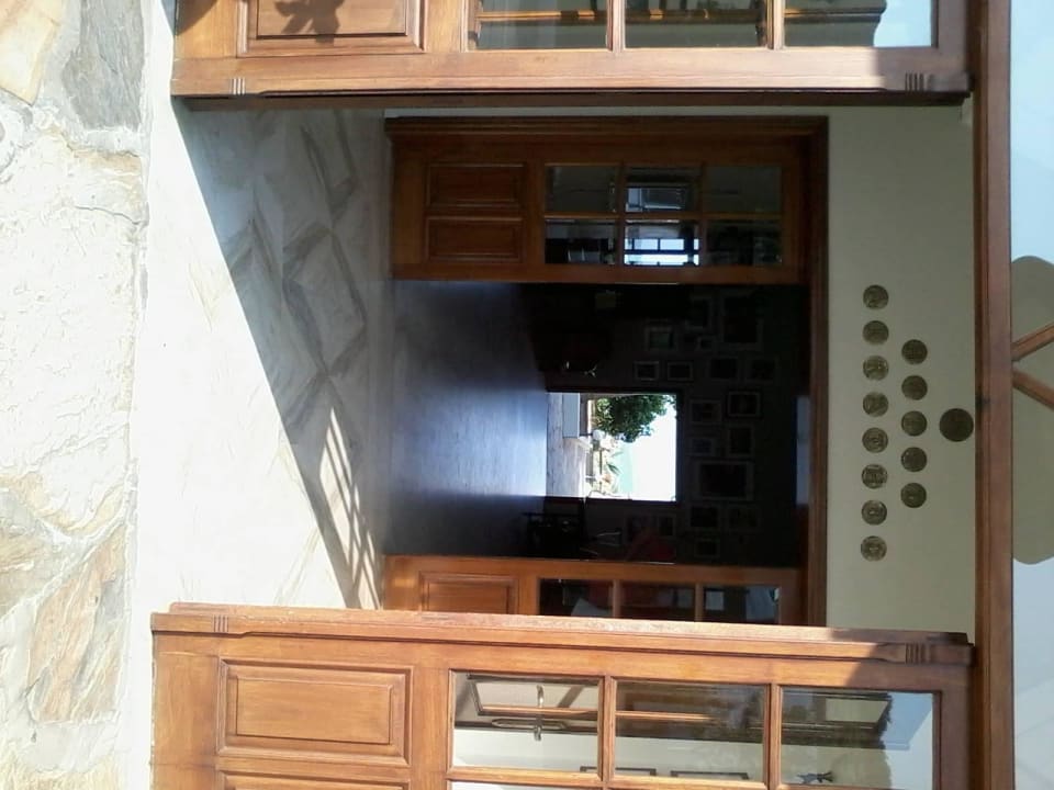 Eingang zur Lobby Akrathos Beach Hotel