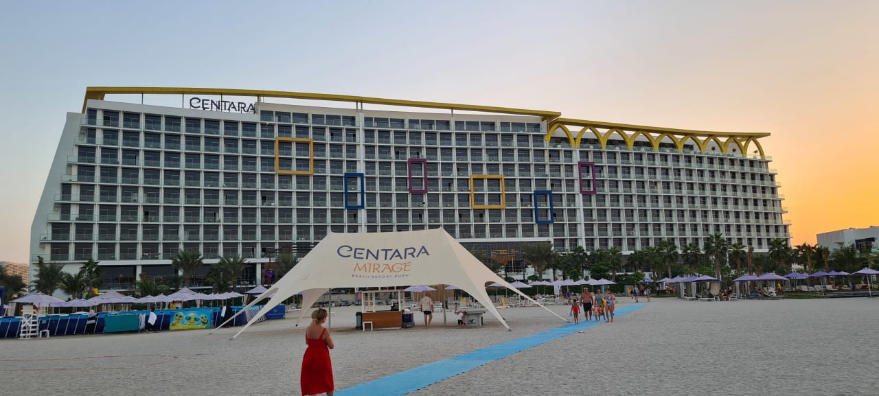 Außenansicht Centara Mirage Beach Resort Dubai - A World of Family Fun