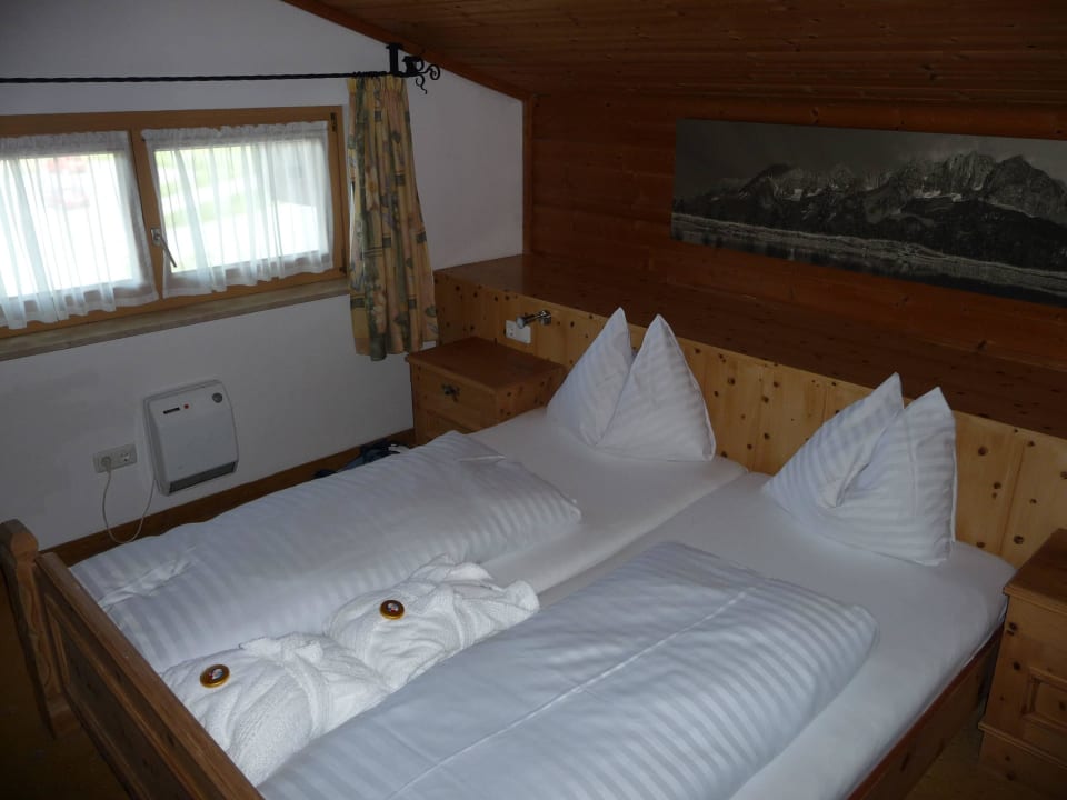 Große Zimmer, sehr schön und sauber Kaiserhotel Kitzbüheler Alpen