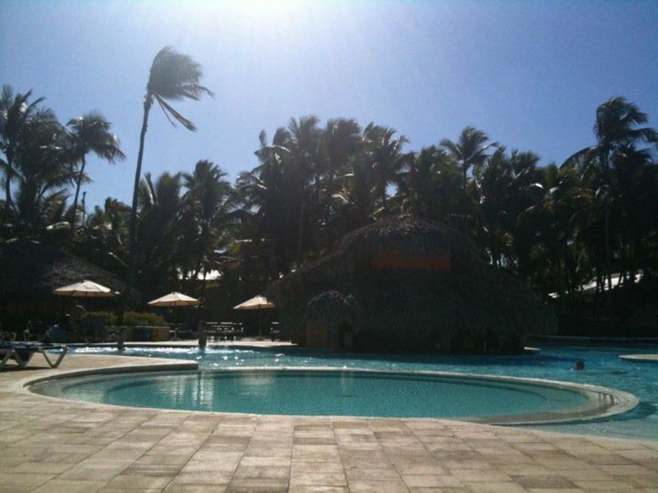 Pool & Poolbar Hotel Grand Palladium Palace Resort, Spa & Casino