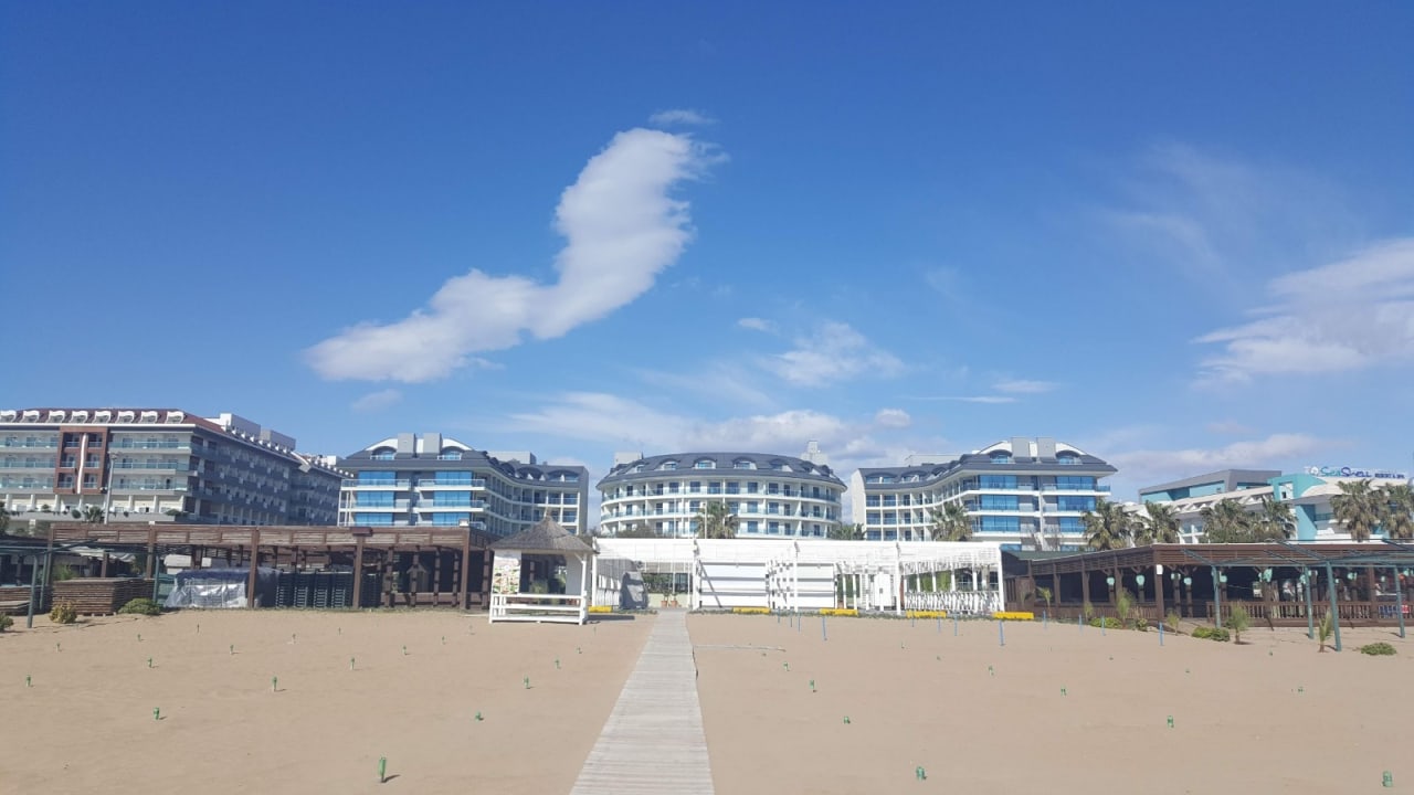 Strand Commodore Elite Suites & Spa - Adults only