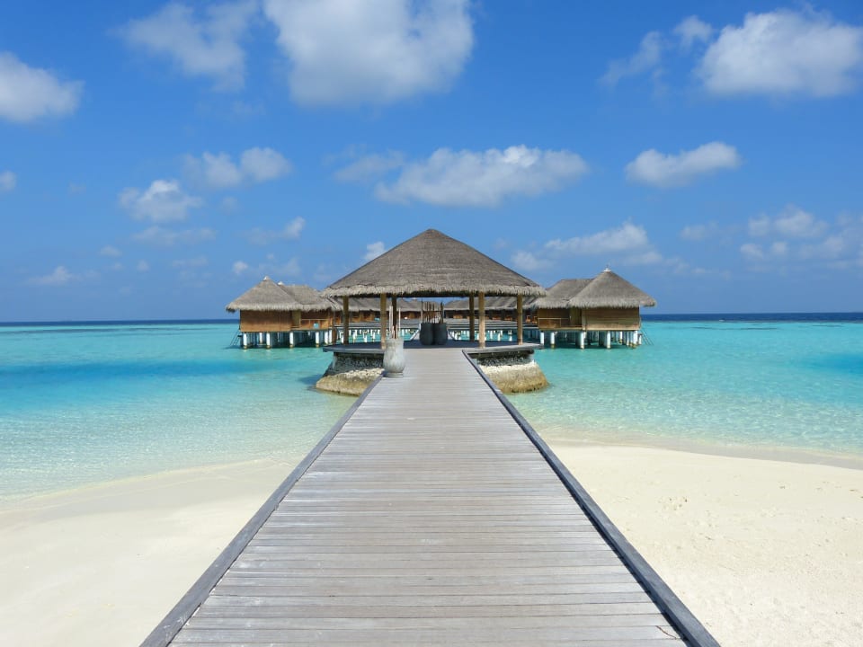 Wasserbungalows Outrigger Maldives Maafushivaru Resort