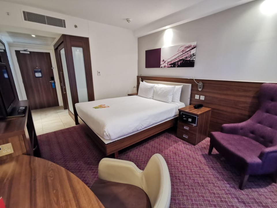 Zimmer Hampton by Hilton London Waterloo