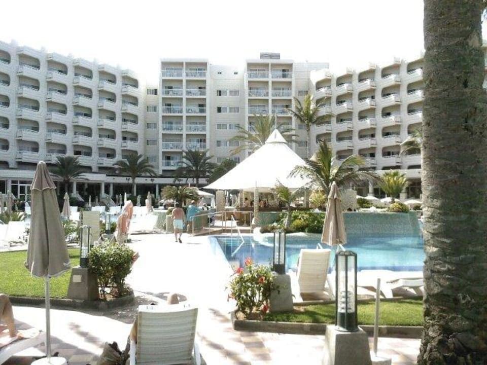 Hotel vom Pool aus Hotel Riu Palace Tres Islas
