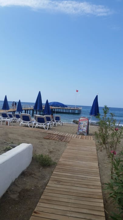 Gehweg zum Strand  Sunprime C-Lounge