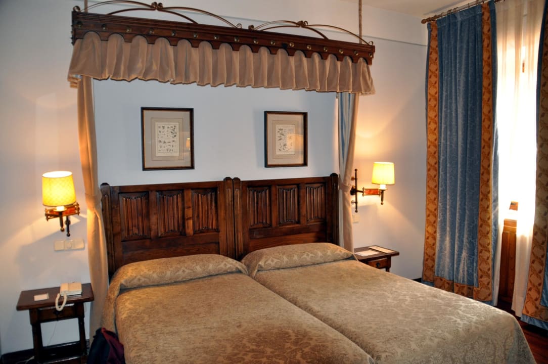 Unser Zimmer Parador de Santiago - Hostal Reis Catolicos