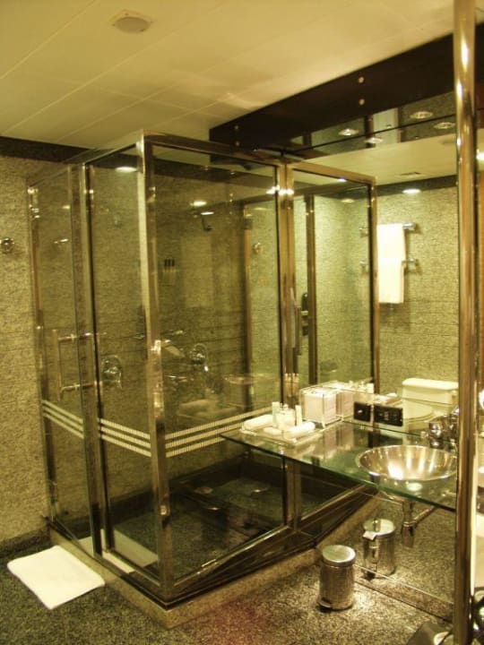 Hilton Dubai Creek Golden Sands Hotel Creek