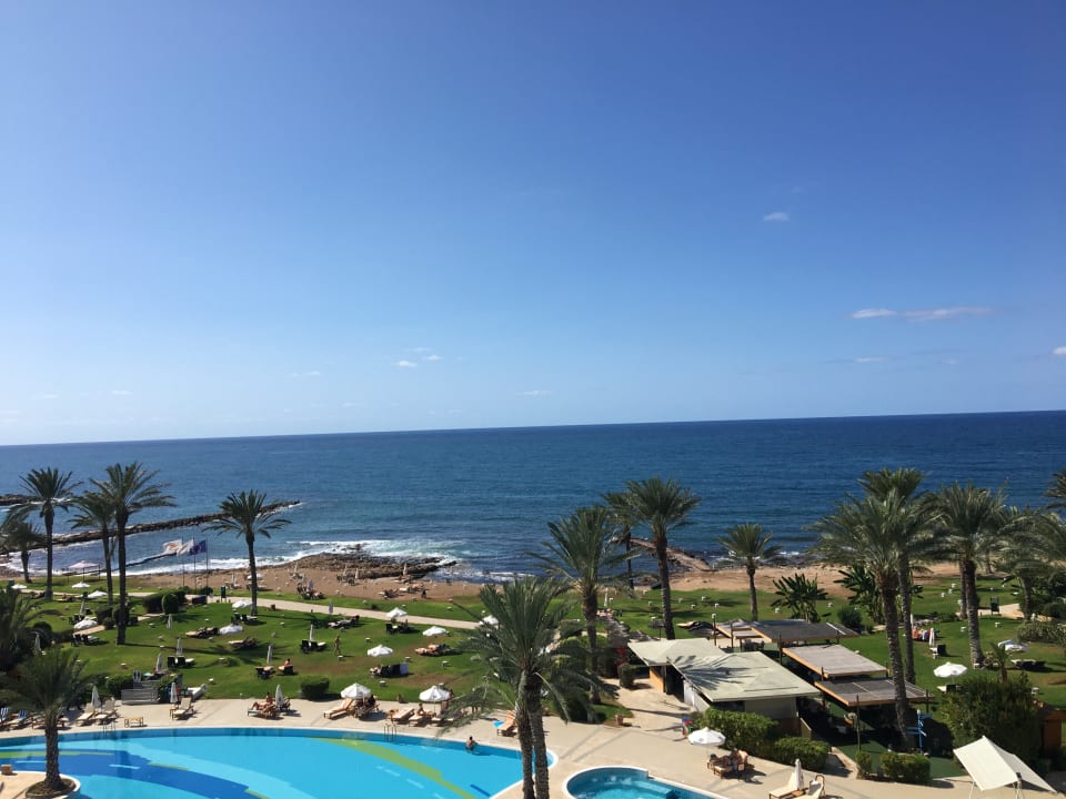 Ausblick Constantinou Bros Athena Beach Hotel