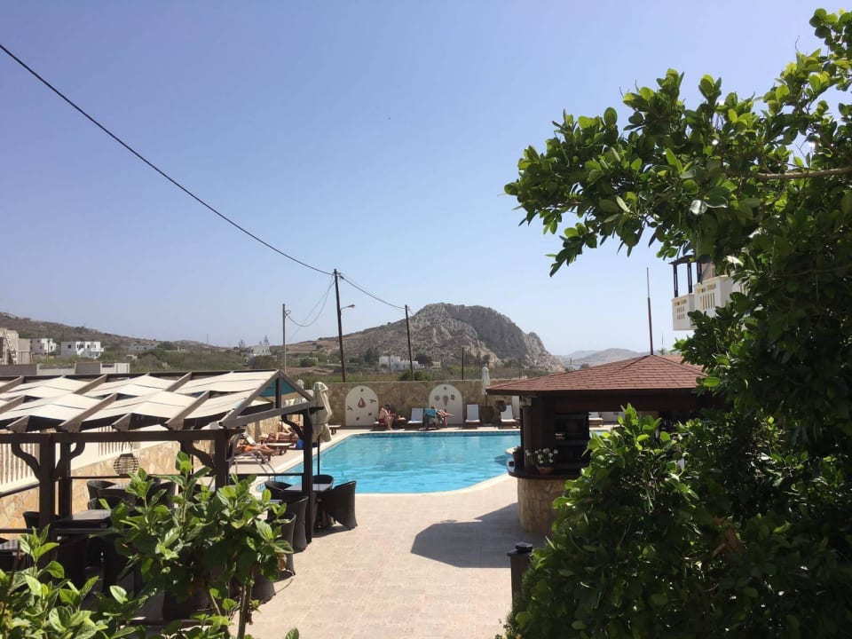 Frühstückbereich + Pool Arkasa Bay Hotel