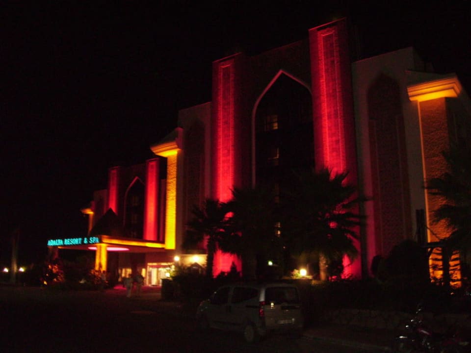 Front bei Nacht Adalya Resort & Spa - Adults Only