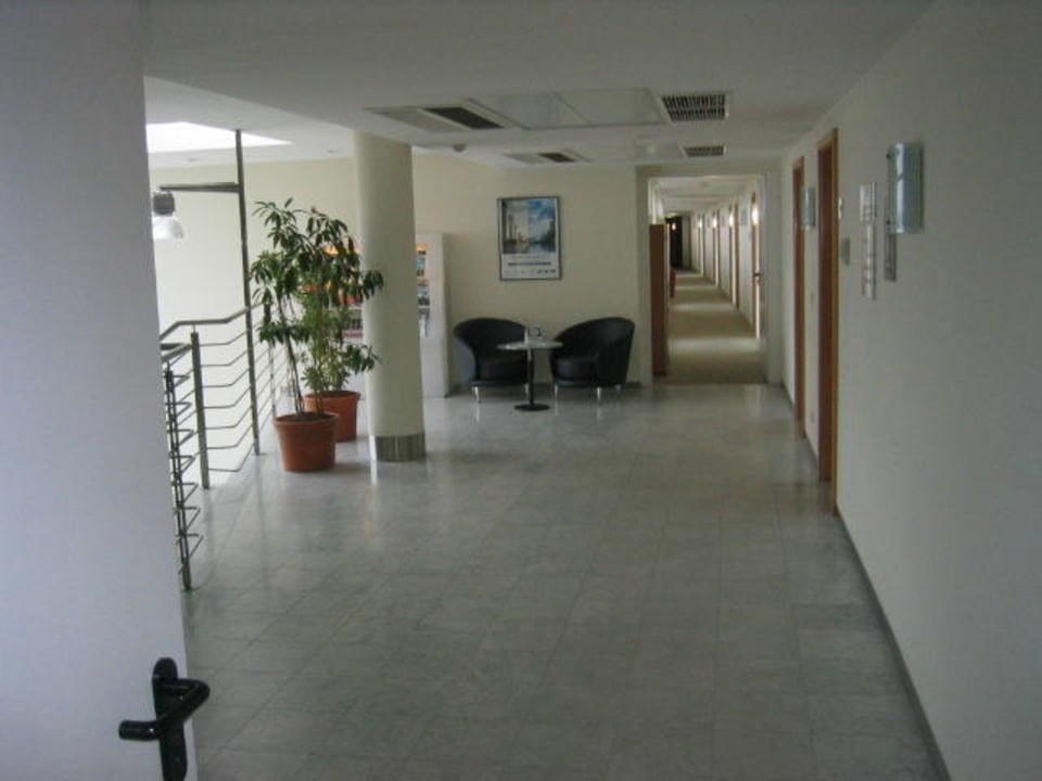 Flur 5. Stock Holiday Inn Berlin Airport - Conference Centre