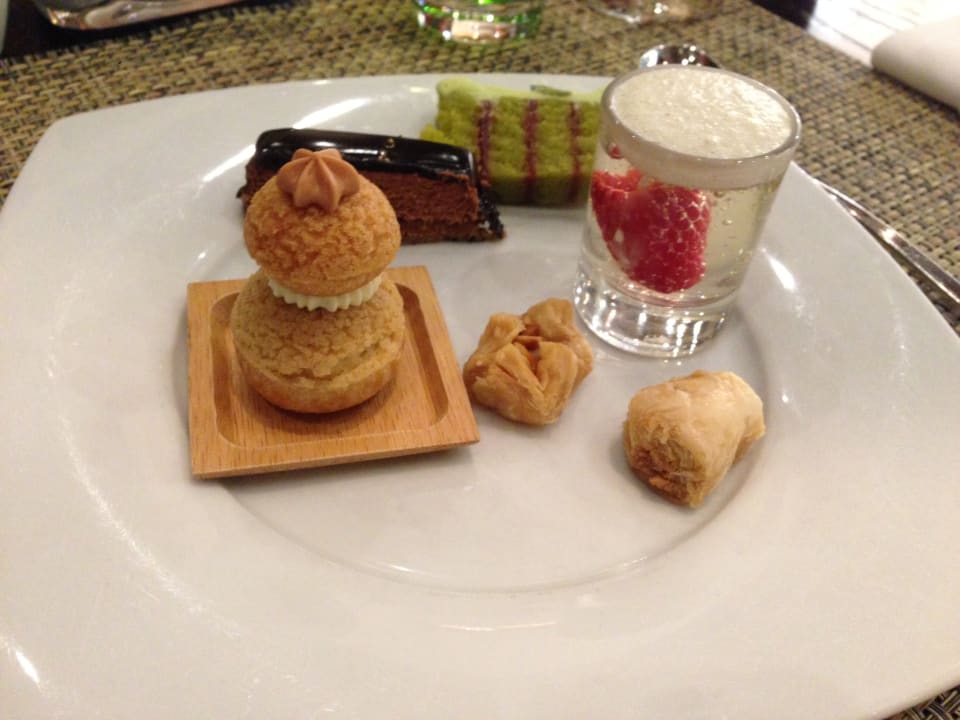 Gastro Crowne Plaza Hotel Yas Island