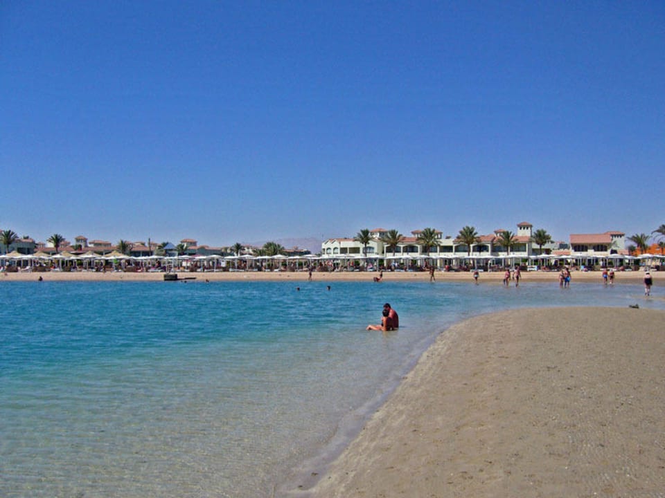 Das Dana Beach von der Sandbank aus Pickalbatros Dana Beach Resort - Hurghada