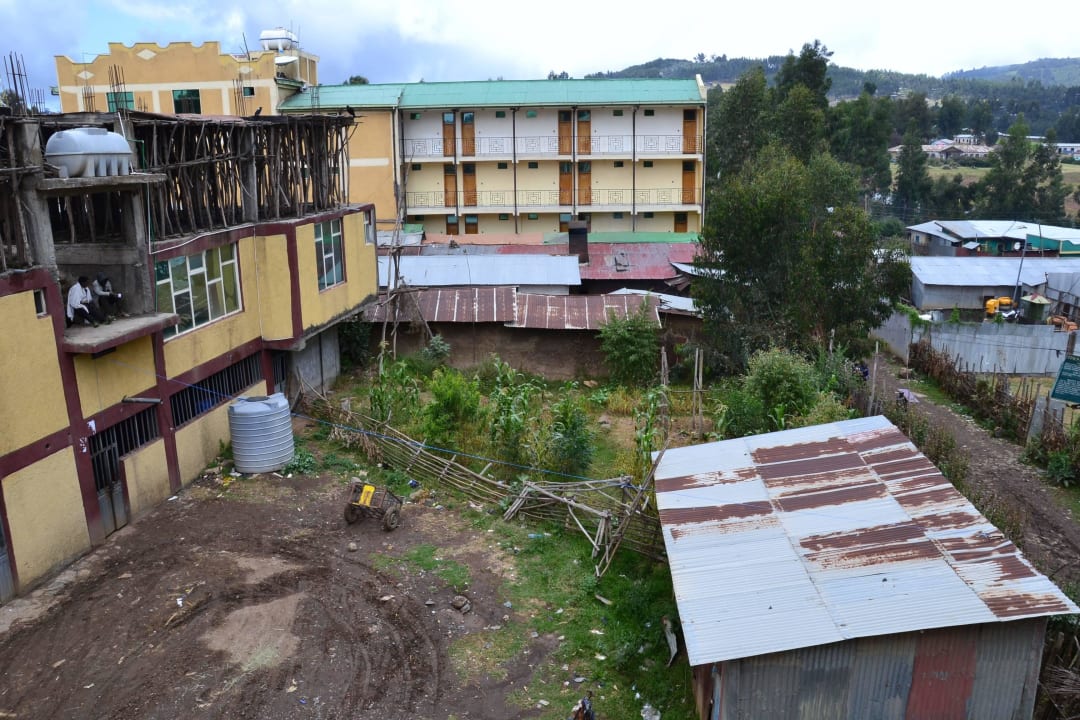 Nachbargebäude Simen Park Hotel