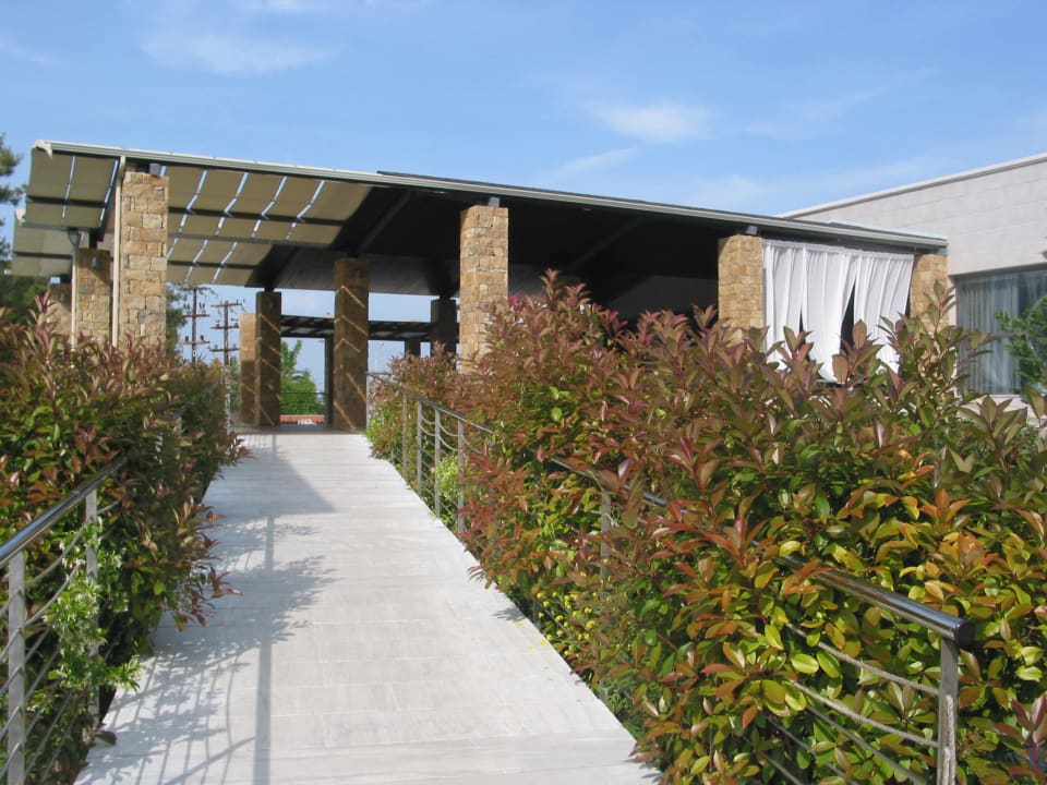 Aufgang zur Lobby und main bar von der Anlage Istion Club & Spa