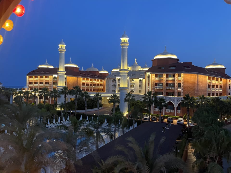 Außenansicht Royal Taj Mahal Hotel
