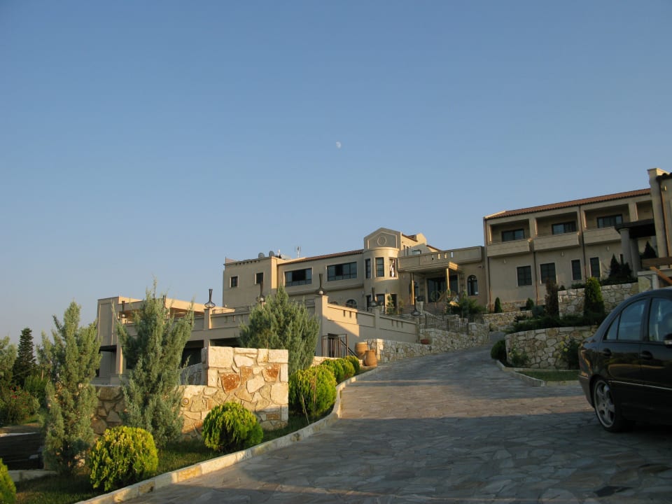 Zum Eingang hin Sivota Diamond Spa Resort