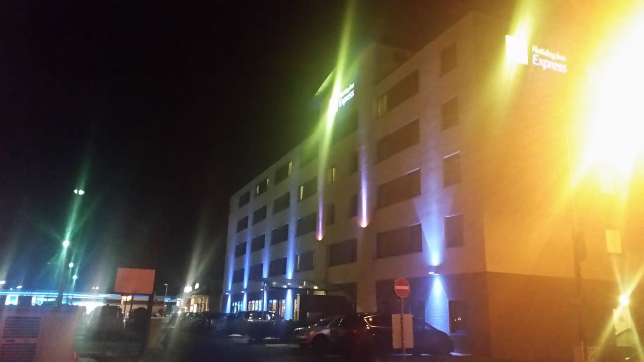 Außenansicht  Holiday Inn Express Köln - Mülheim