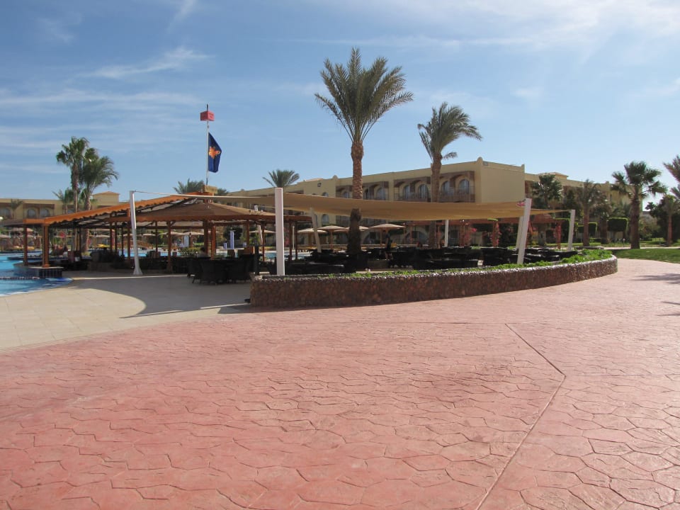 Bar an Poolanlage Desert Rose