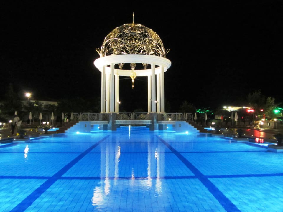 Derpool bei Nacht Helena Sands