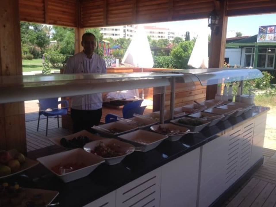Lunch Buffet Palm World Side Resort & Spa