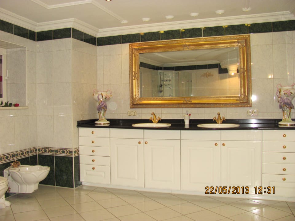 König Ludwig - Bad Kleoprata Apartment Storchenfärbe