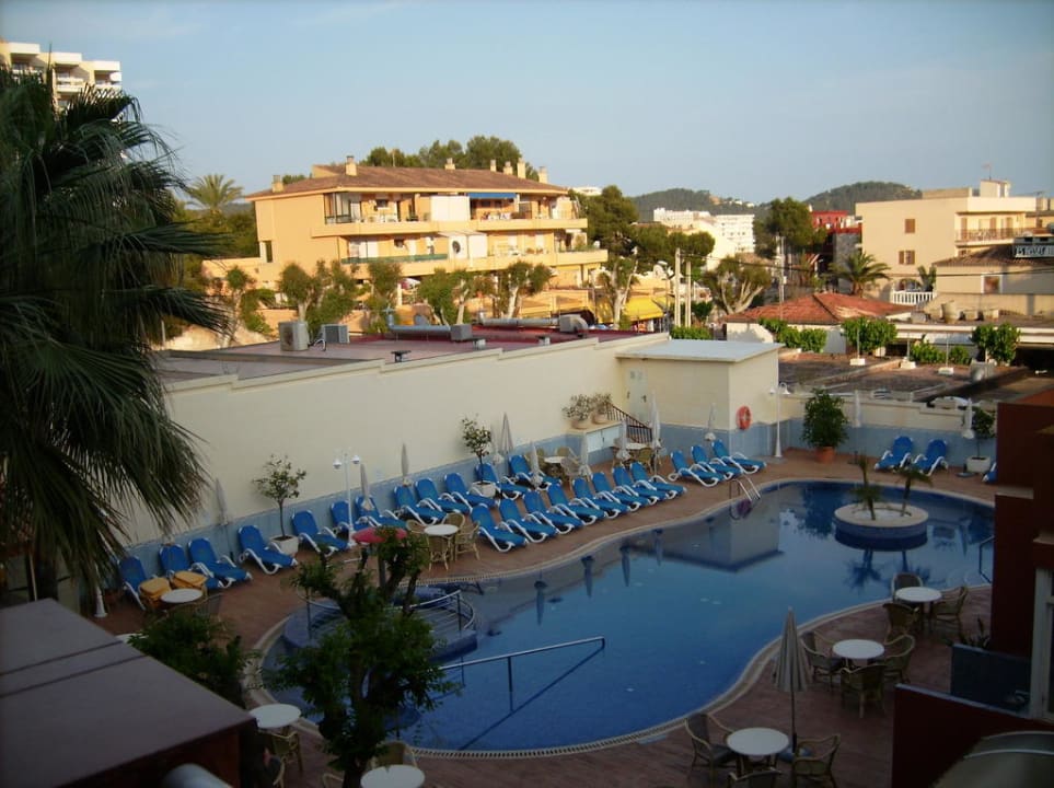 Innenbereich mit Pool Hotel Aparthotel Paguera Beach