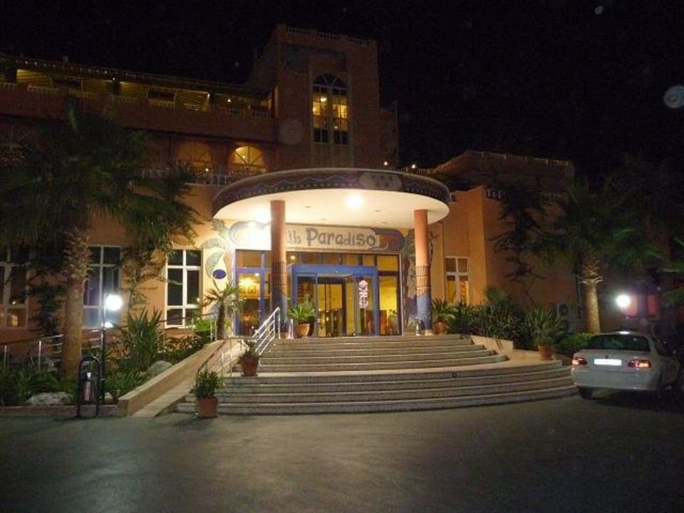 Eingang zum Paradies Hotel Club Paradiso