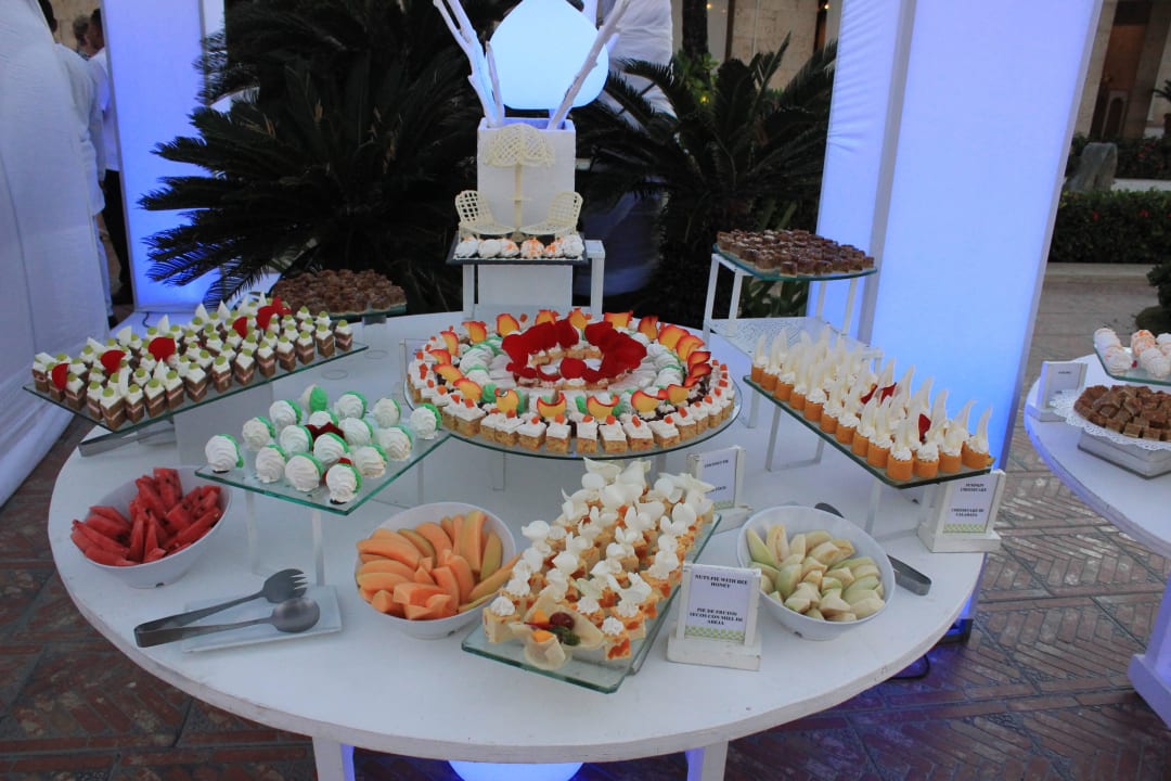Nachtisch Buffet beim "White Dinner" Excellence Punta Cana - Adults only