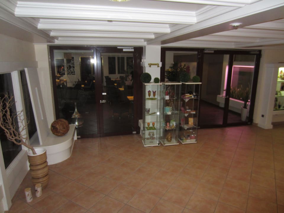 Unterer Eingangsbereich ACHAT Hotel Bad Dürkheim