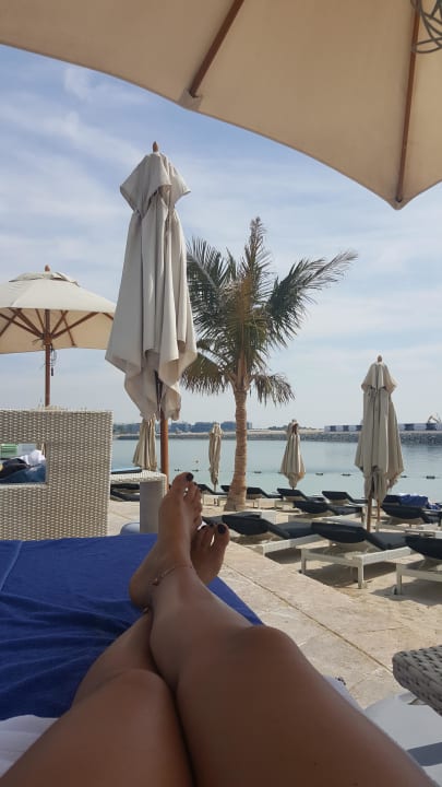 Superbequeme Riesenliegen Conrad Abu Dhabi Etihad Towers