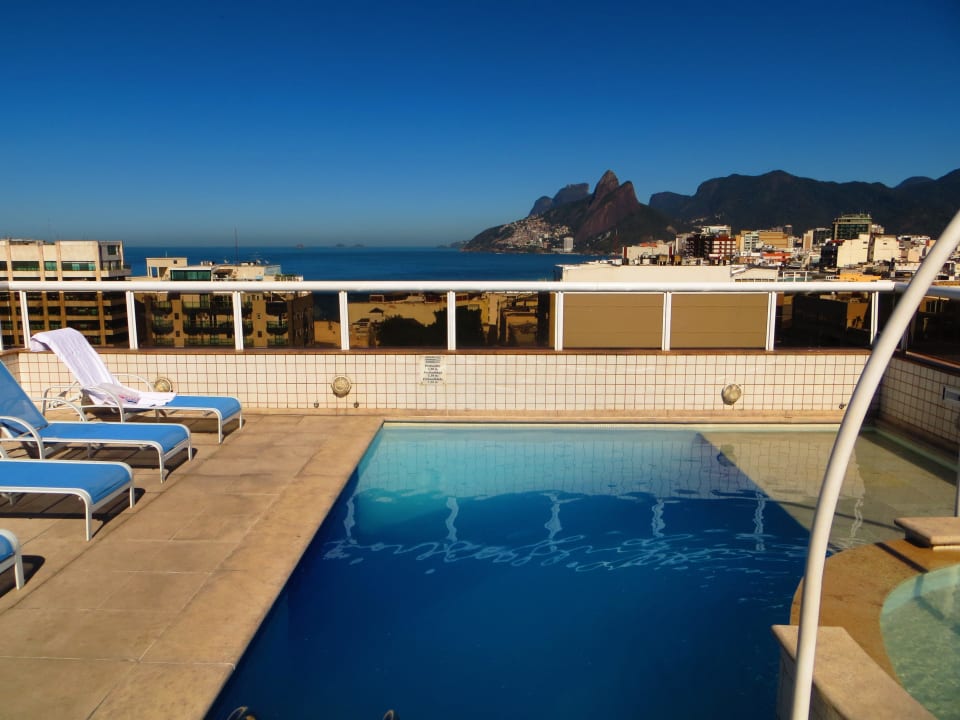 Pool auf dem Dach Hotel Atlantis Copacabana