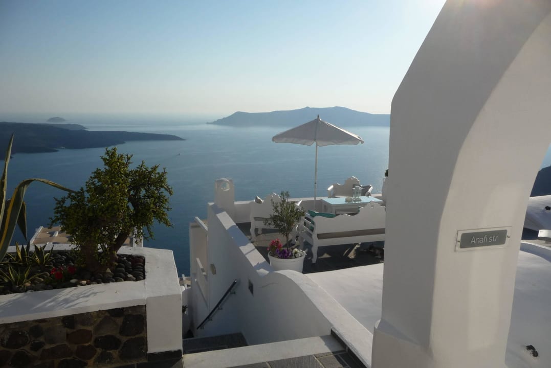 Blick auf Hotelterrasse Hotel Agali Houses