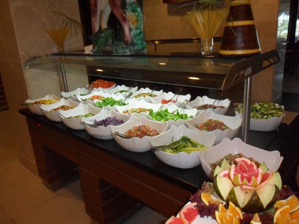 Leckere frische Salate  MC Arancia Resort