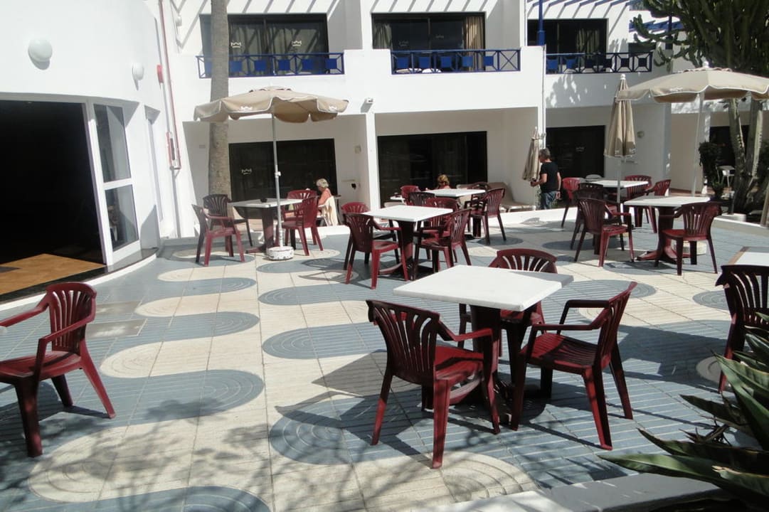 Sitz und Trinkmöglichkeiten Relaxia Olivina