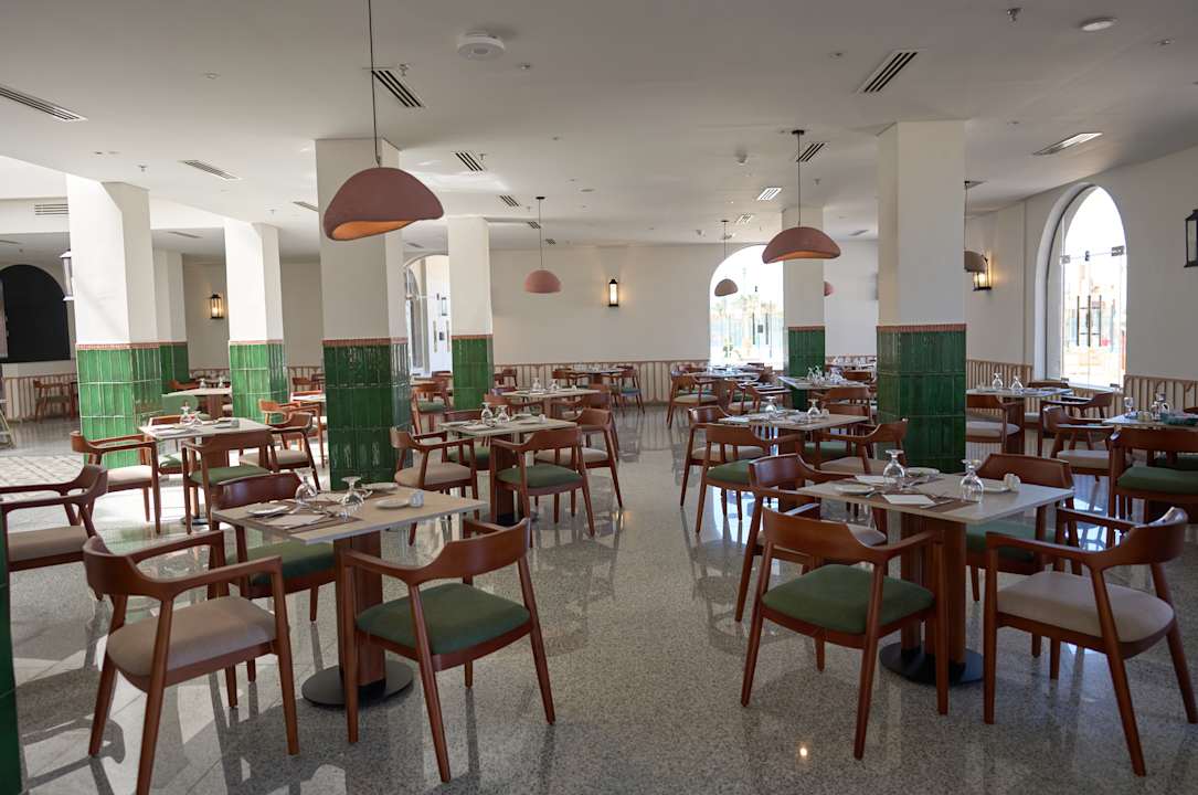 Gastro Diamond Beach by Pearl Resort