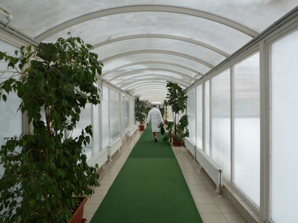 Bademantelgang zum Thermal Bad Hunguest Bük